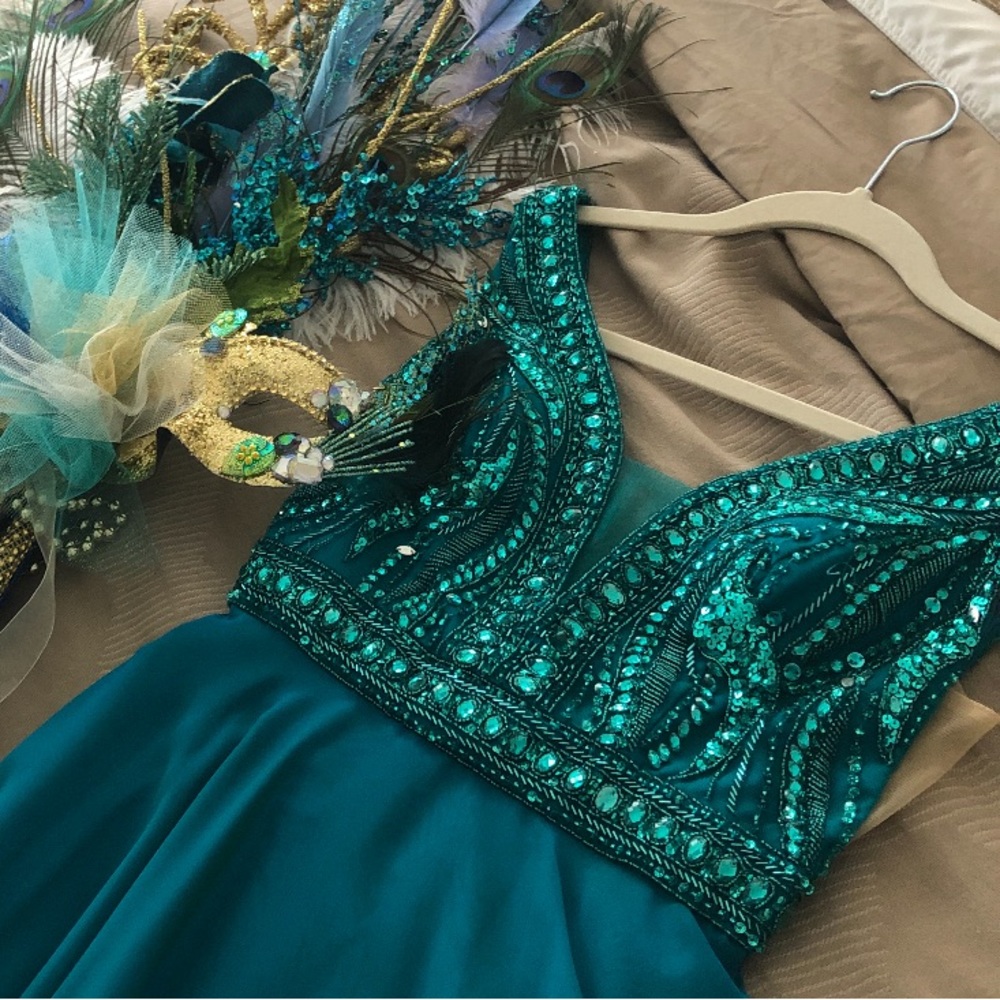 Sherri hill gown.
